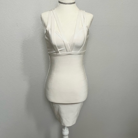 🎉 Sale Marciano Los Angeles White Bondage Dress Small - Picture 1 of 7